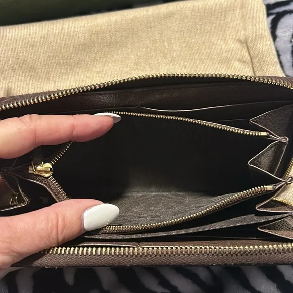 ‼️Gucci Bananya GG Supreme Wallet ‼️ - Picture 6 of 9